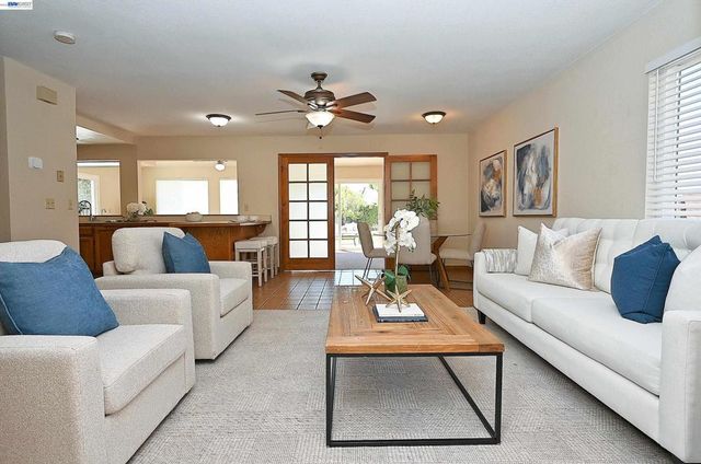 3585 Deer Park Ct, Hayward, CA 94542