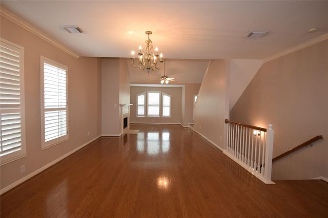 722 Memorial Heights Drive, Houston, TX 77007