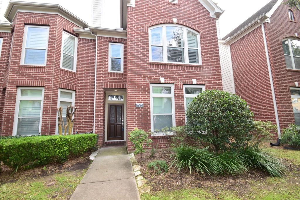 722 Memorial Heights Drive, Houston, TX 77007