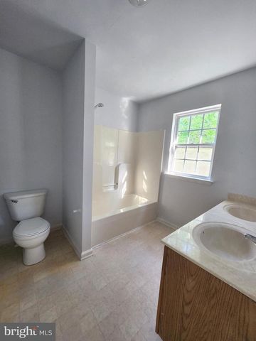 302 HIDDEN, Blackwood, NJ 08012
