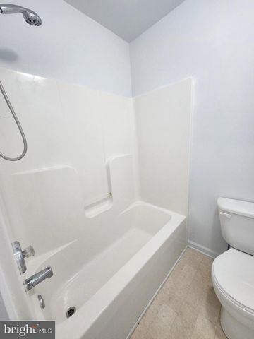 302 HIDDEN, Blackwood, NJ 08012