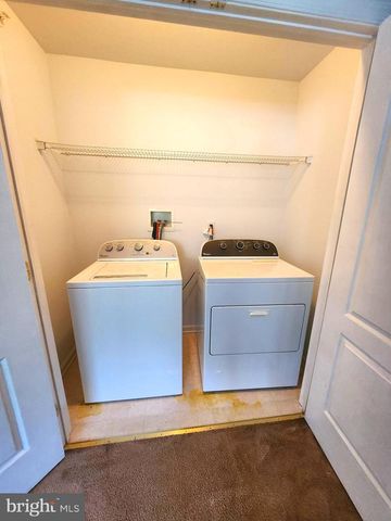 302 HIDDEN, Blackwood, NJ 08012