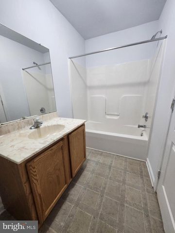 302 HIDDEN, Blackwood, NJ 08012