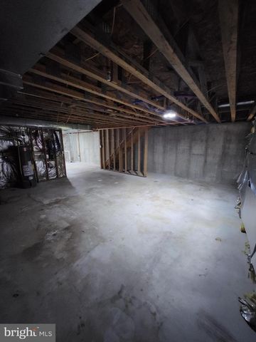 302 HIDDEN, Blackwood, NJ 08012