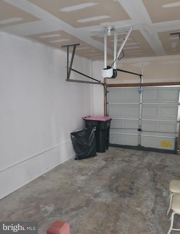 302 HIDDEN, Blackwood, NJ 08012