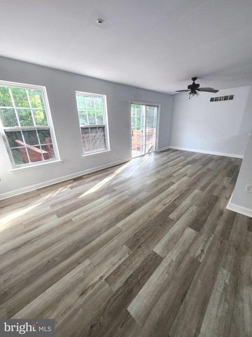 302 HIDDEN, Blackwood, NJ 08012