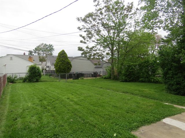 17538 Matthews Street, Riverview, MI 48193