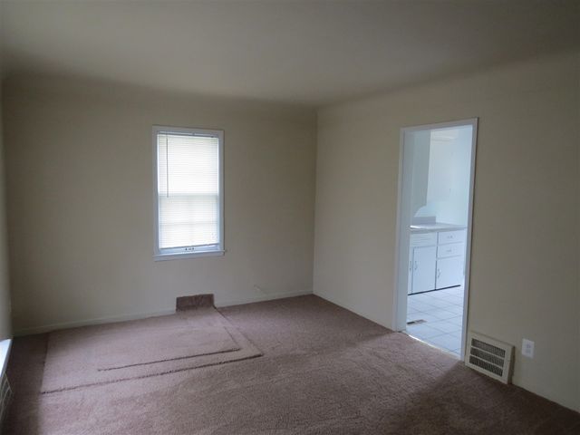 17538 Matthews Street, Riverview, MI 48193