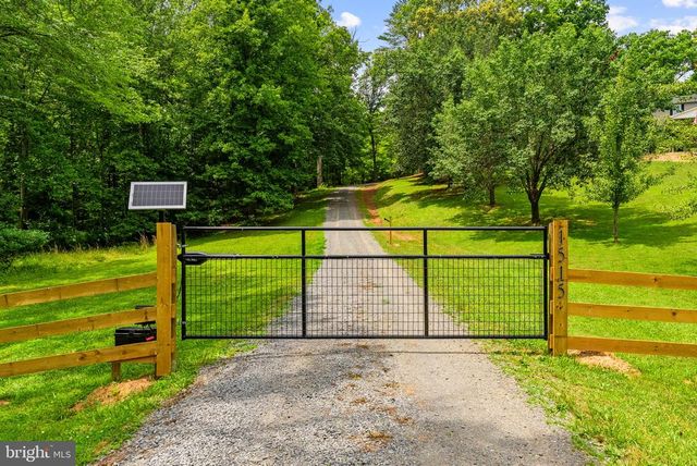 1515 DESERT RD, Reva, VA 22735