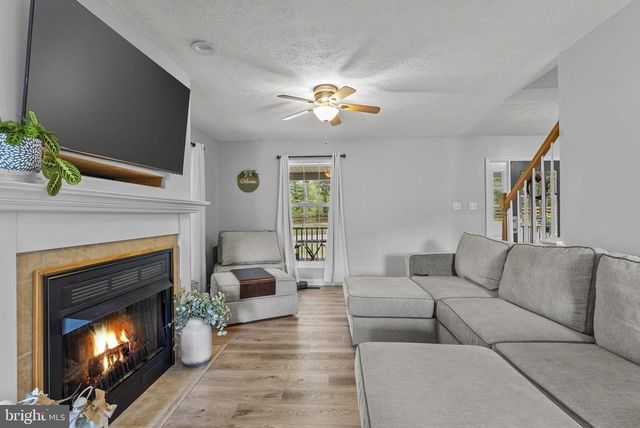 1515 DESERT RD, Reva, VA 22735