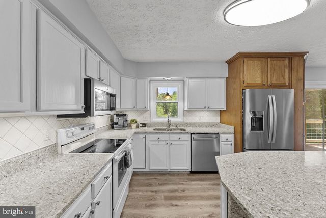 1515 DESERT RD, Reva, VA 22735