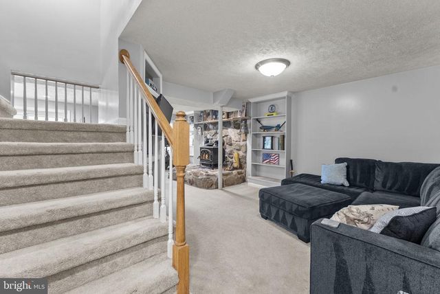 1515 DESERT RD, Reva, VA 22735