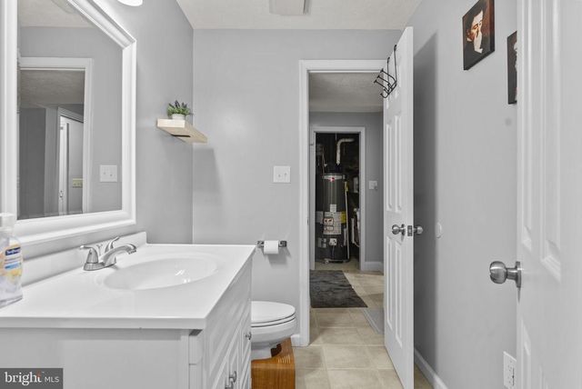 1515 DESERT RD, Reva, VA 22735