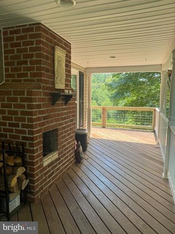 1515 DESERT RD, Reva, VA 22735