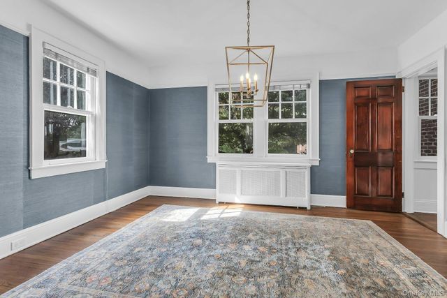 42 Nassau Avenue, Glen Cove, NY 11542