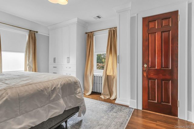 42 Nassau Avenue, Glen Cove, NY 11542