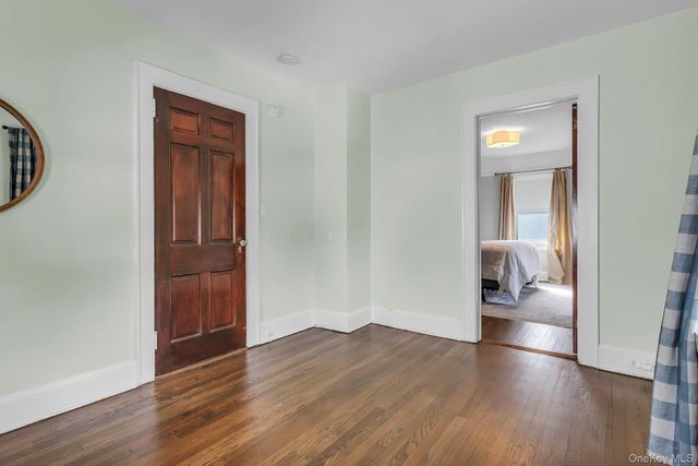 42 Nassau Avenue, Glen Cove, NY 11542