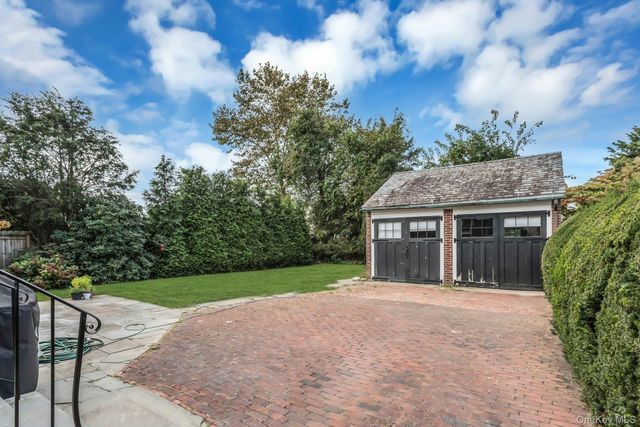 42 Nassau Avenue, Glen Cove, NY 11542