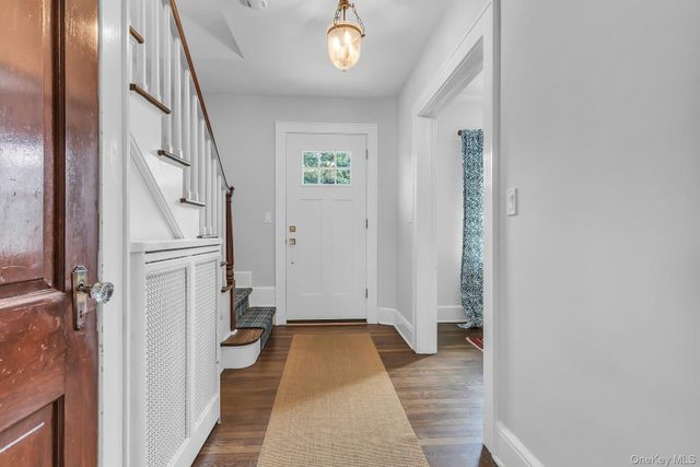 42 Nassau Avenue, Glen Cove, NY 11542