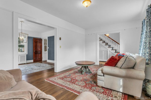42 Nassau Avenue, Glen Cove, NY 11542