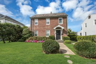 42 Nassau Avenue, Glen Cove, NY 11542