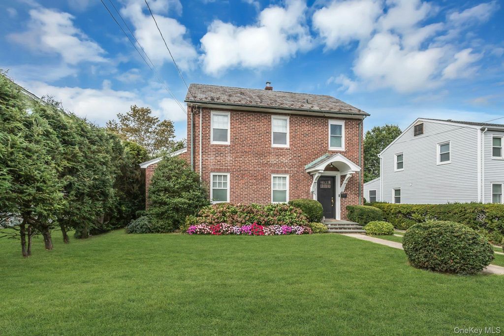 42 Nassau Avenue, Glen Cove, NY 11542 — photo 2