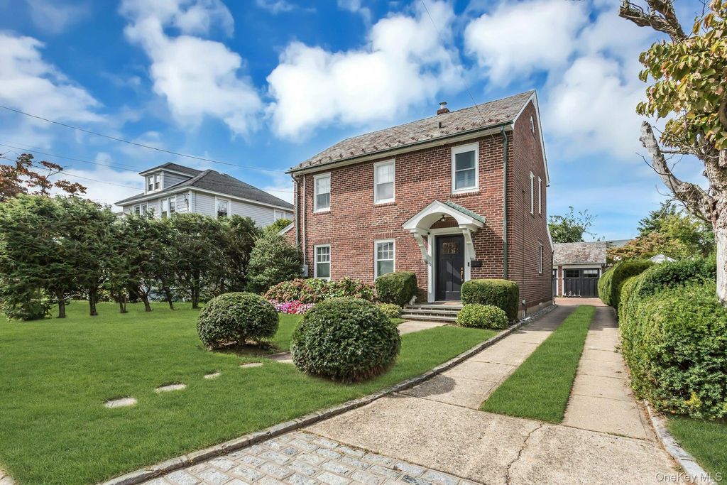 42 Nassau Avenue, Glen Cove, NY 11542 — photo 3