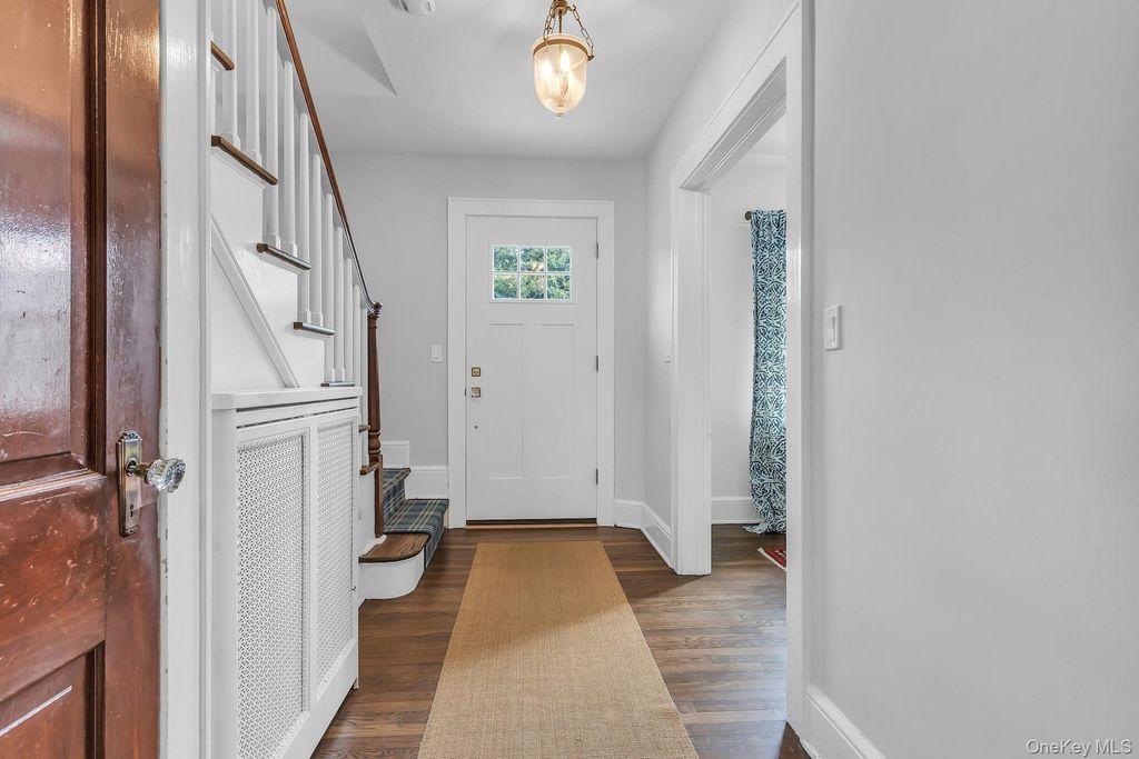 42 Nassau Avenue, Glen Cove, NY 11542 — photo 5