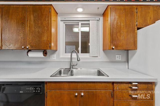 8515 W Valley View Drive, Boise, ID 83704