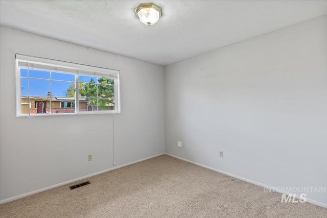 8515 W Valley View Drive, Boise, ID 83704