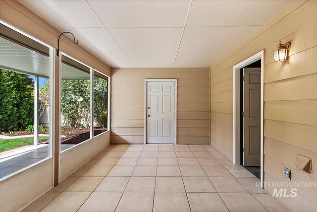 8515 W Valley View Drive, Boise, ID 83704