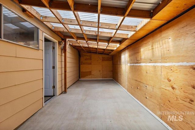 8515 W Valley View Drive, Boise, ID 83704