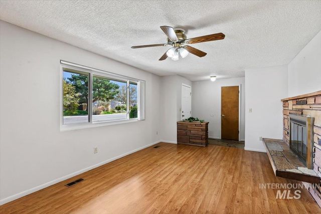 8515 W Valley View Drive, Boise, ID 83704