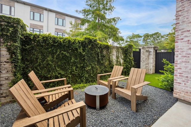 110 Wellington Row Road, Houston, TX 77024