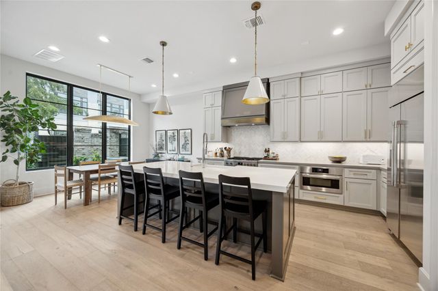 110 Wellington Row Road, Houston, TX 77024