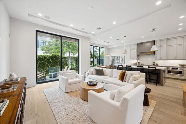 110 Wellington Row Road, Houston, TX 77024