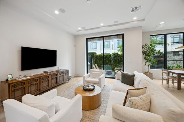 110 Wellington Row Road, Houston, TX 77024