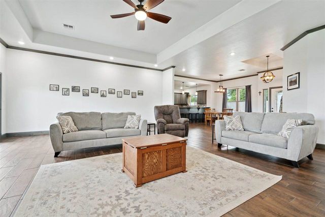 7622 NE Highland Hills Dr, Elgin, OK 73538