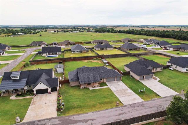 7622 NE Highland Hills Dr, Elgin, OK 73538