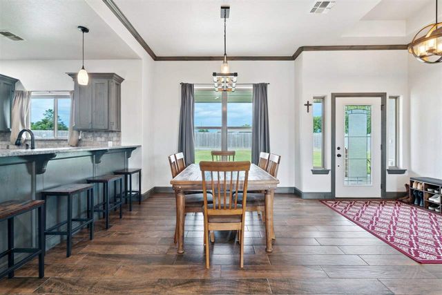 7622 NE Highland Hills Dr, Elgin, OK 73538
