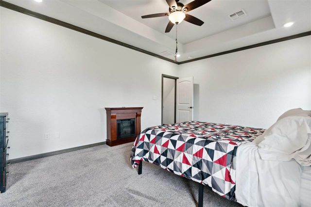 7622 NE Highland Hills Dr, Elgin, OK 73538