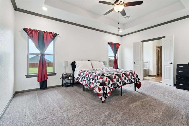 7622 NE Highland Hills Dr, Elgin, OK 73538