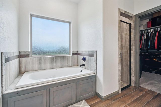 7622 NE Highland Hills Dr, Elgin, OK 73538