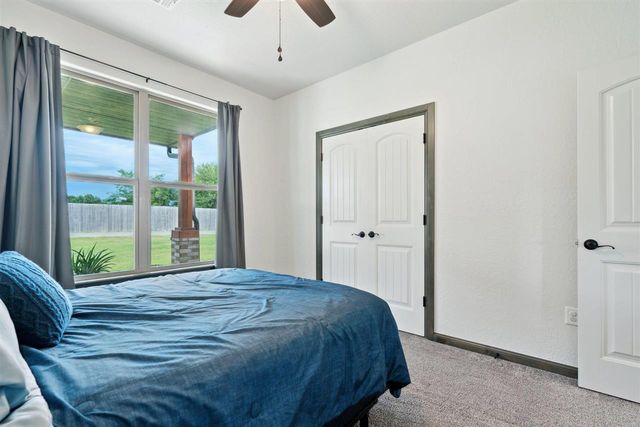 7622 NE Highland Hills Dr, Elgin, OK 73538
