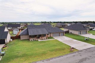 7622 NE Highland Hills Dr, Elgin, OK 73538