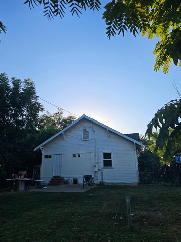 940 Vermont St, Gridley, CA 95948