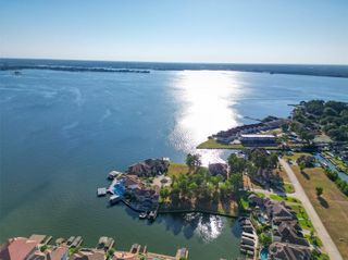 88 Lakeview Village, Conroe, TX 77356