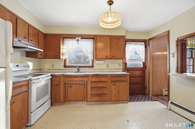 66 Bridgeview Place, Stratford, CT 06614