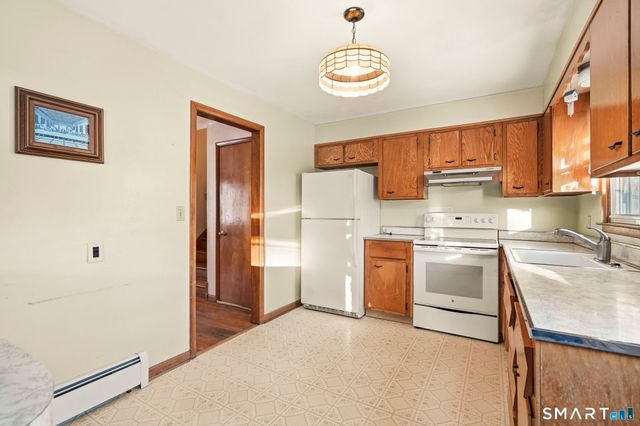 66 Bridgeview Place, Stratford, CT 06614