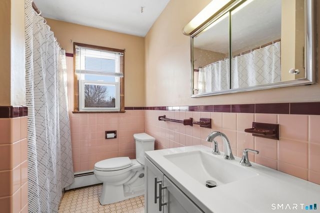 66 Bridgeview Place, Stratford, CT 06614